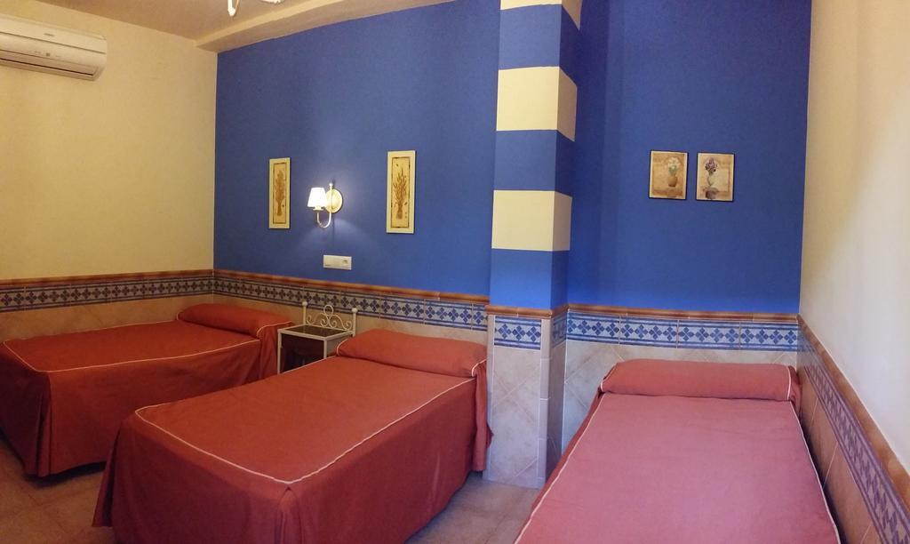 Pension Dona Trinidad Seville Room photo